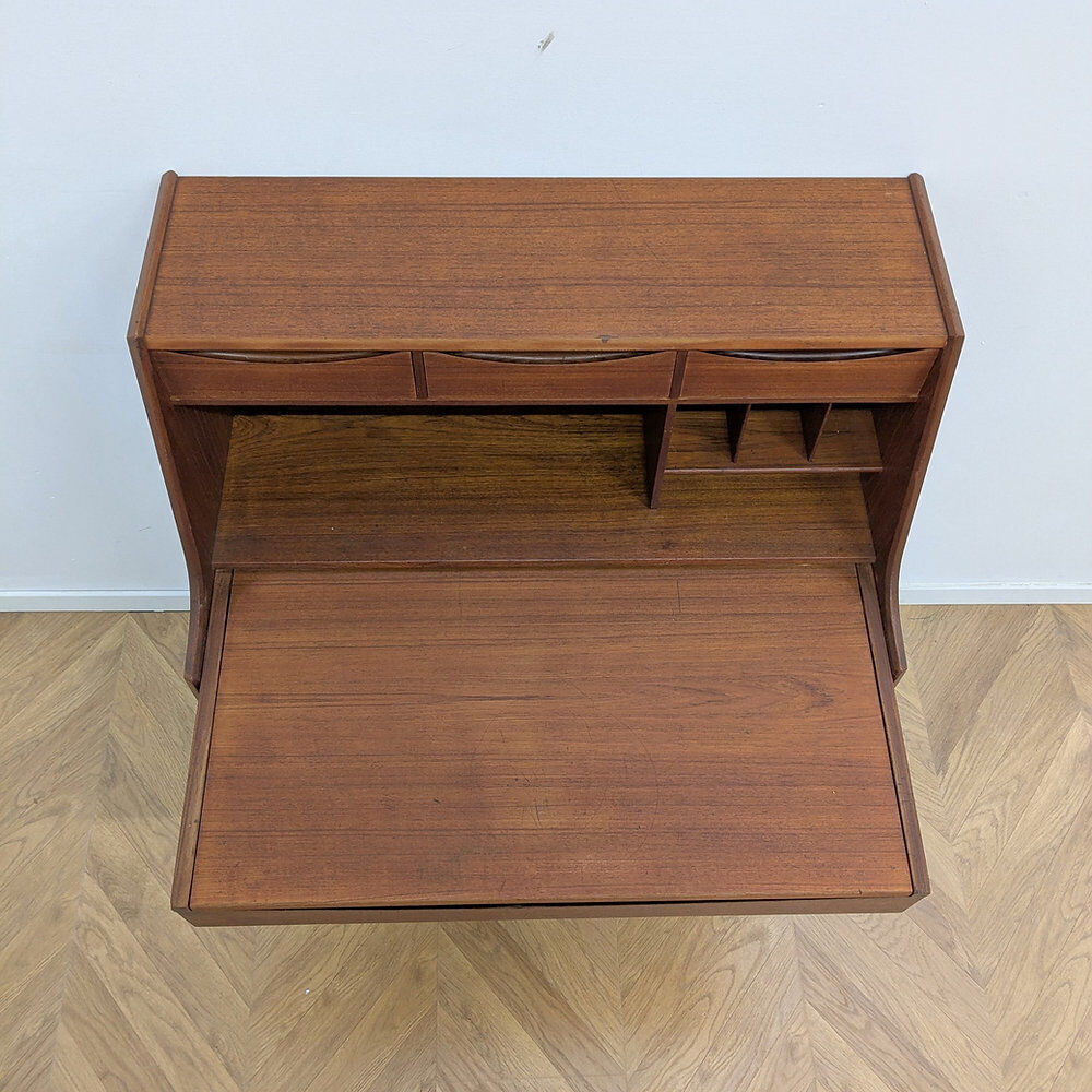 Danish secretary hairdresser Arne Vodder for Olholm in teak.