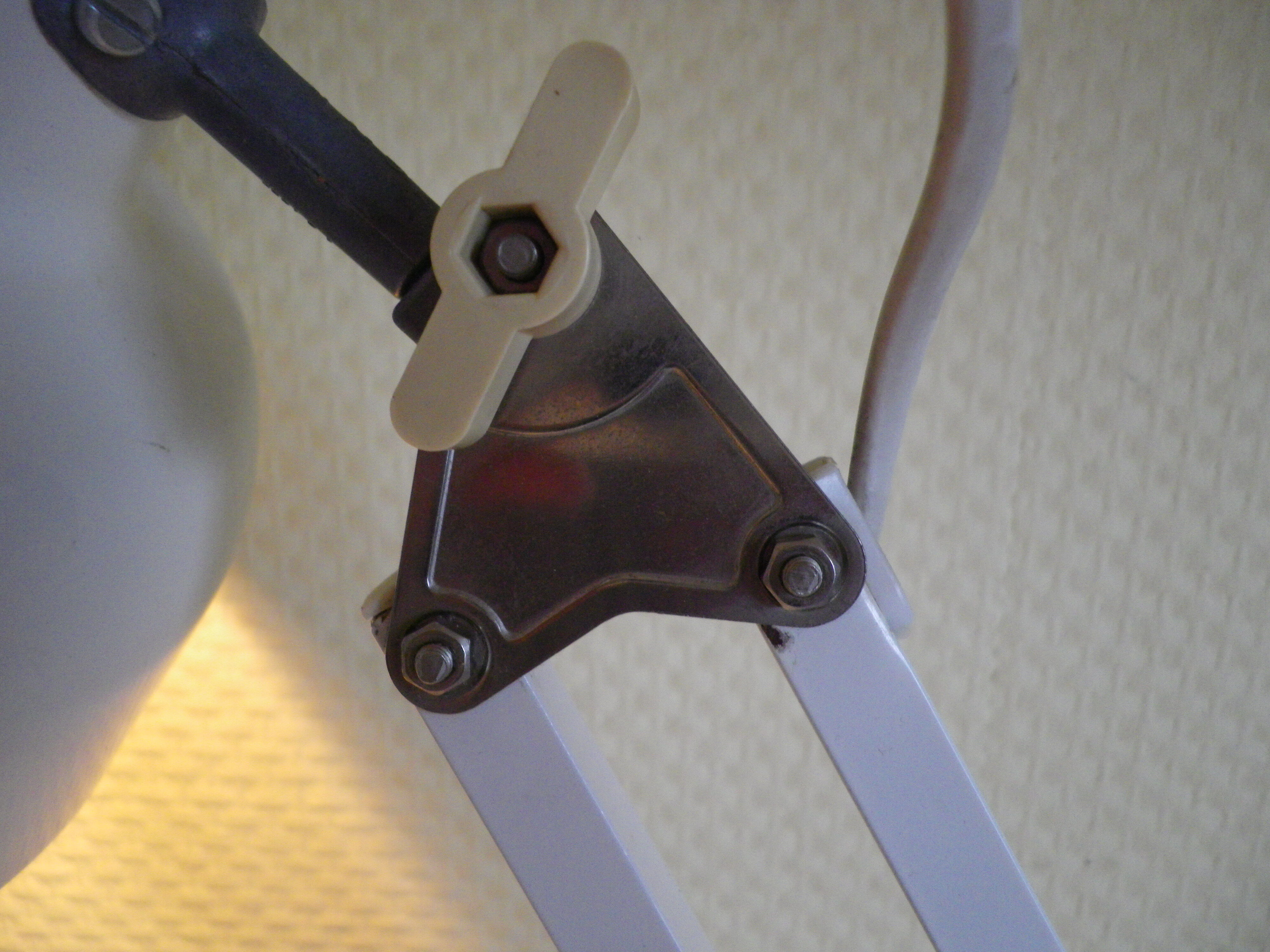 Enamelled tole articulated lamp - 2 arms - 70s