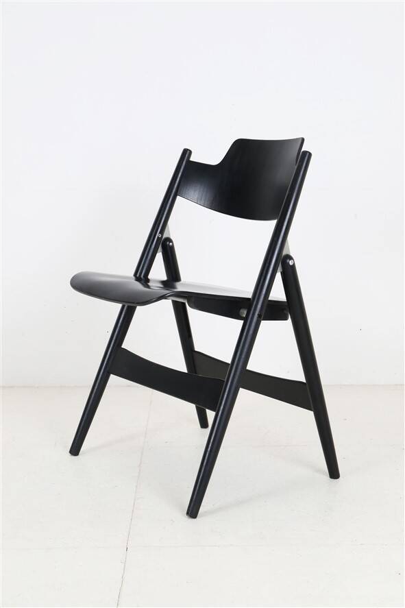 Black Mid Century “SE18” folding chair by Egon Eiermann for Wilde + Spieth