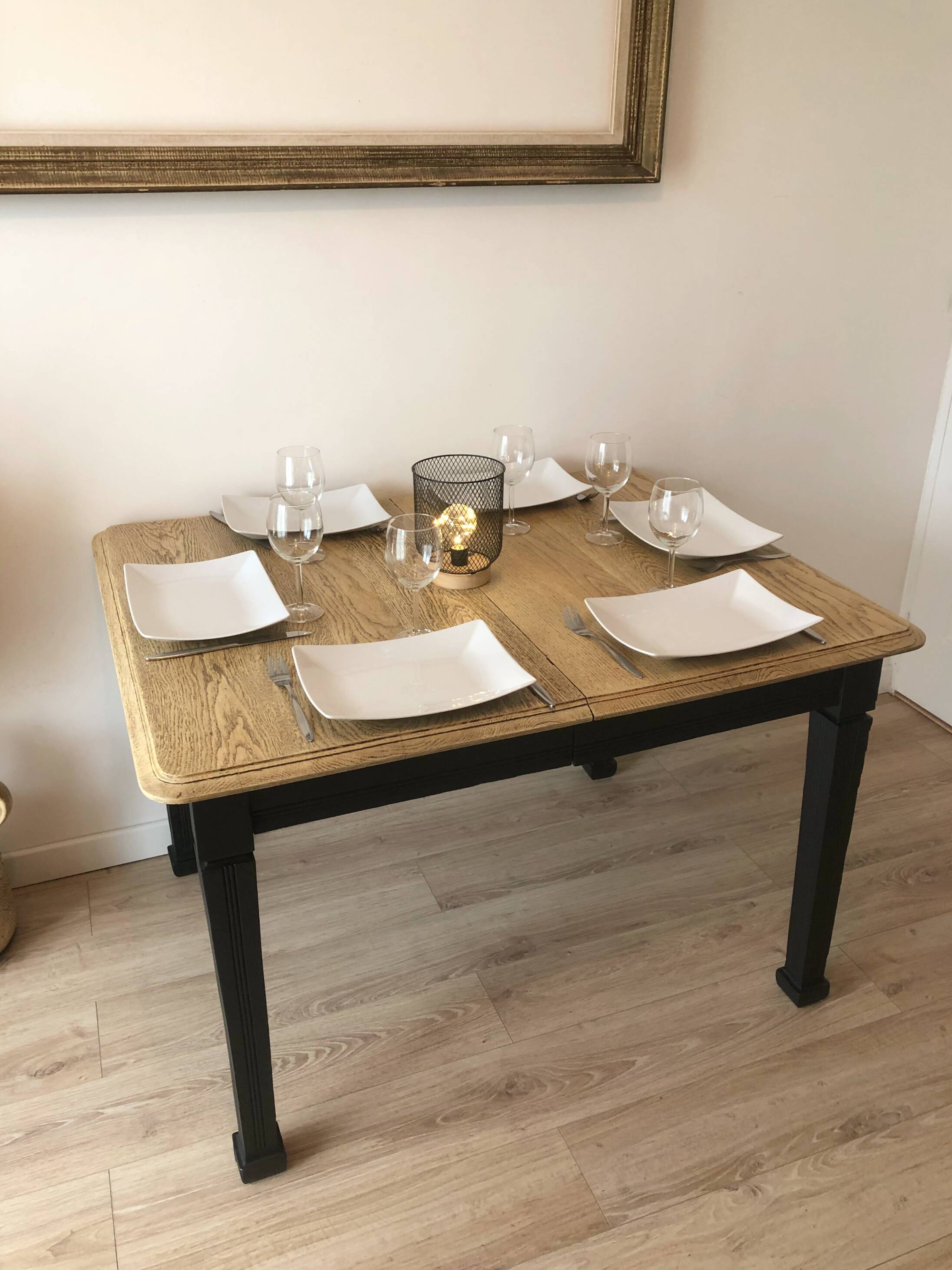 Table à manger vintage en chêne massif