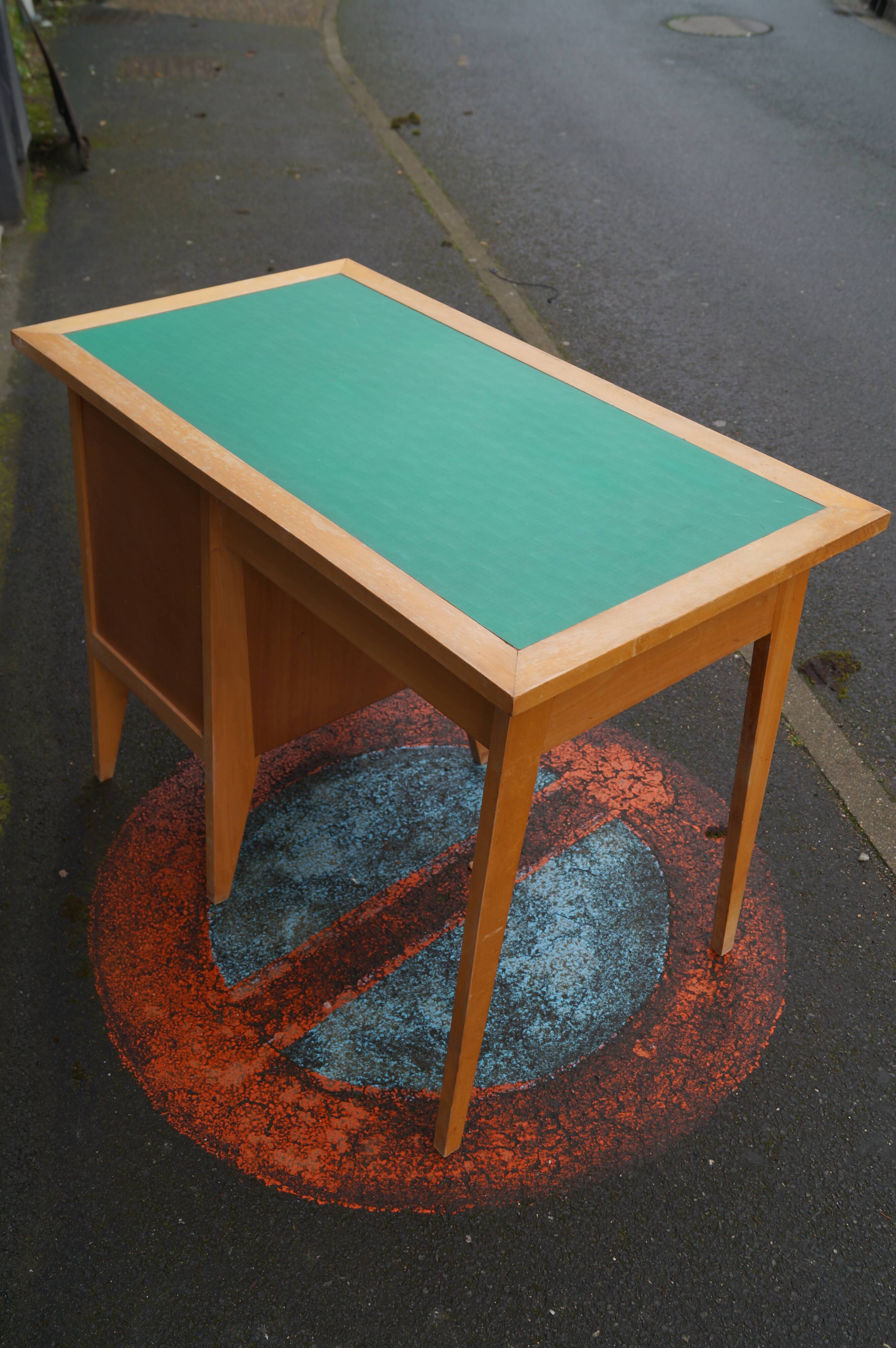 Office 1950 foot compass