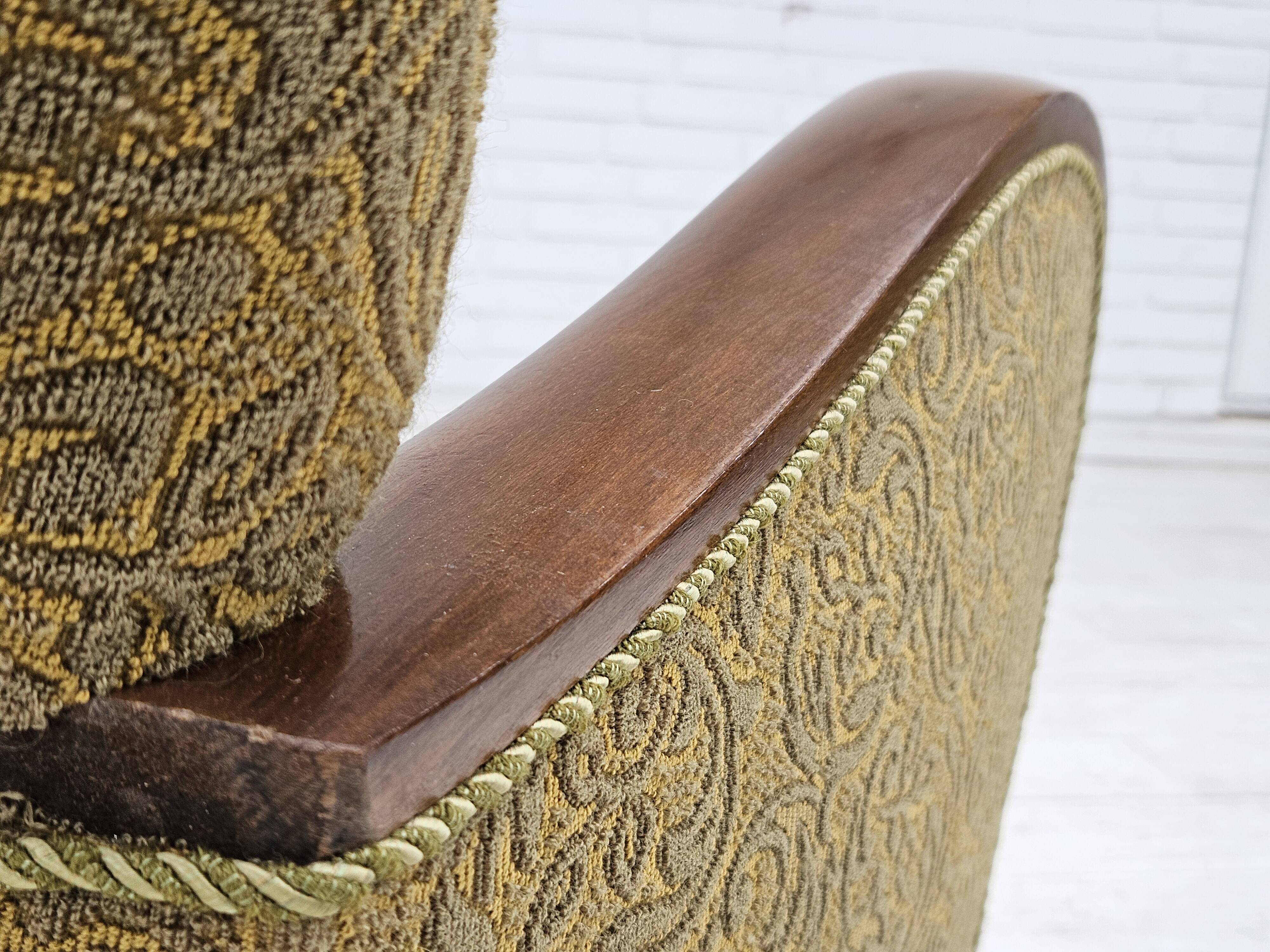 Années 1950-60, canapé danois 3 places, état d'origine, coton/laine, bois de hêtre.