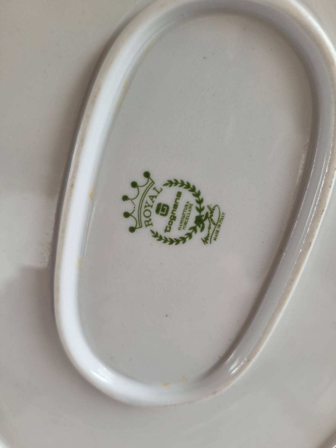 Oval dish