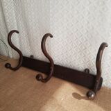 Wall coat rack in curved wood 3 pateres