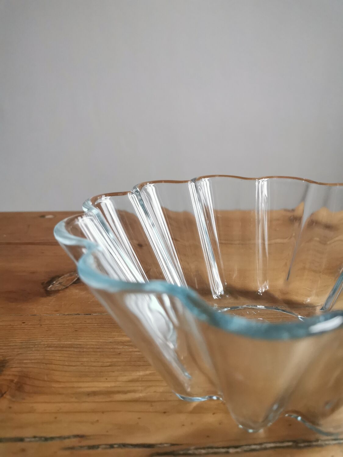 Pyrex glass flan or brioche mould