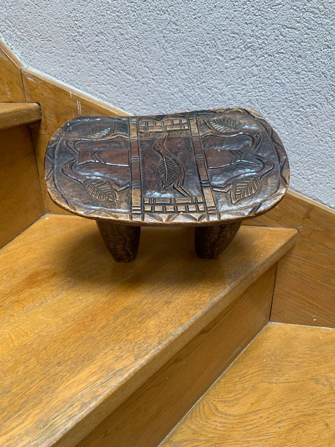 Monoxyle Quadripod Stool Animal Decor