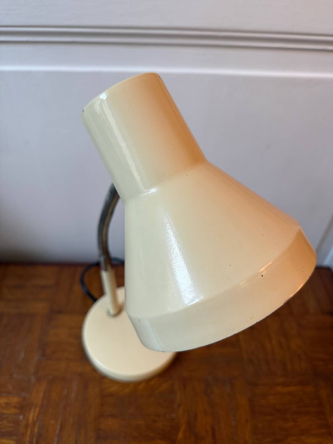 Pale yellow metal desk lamp
