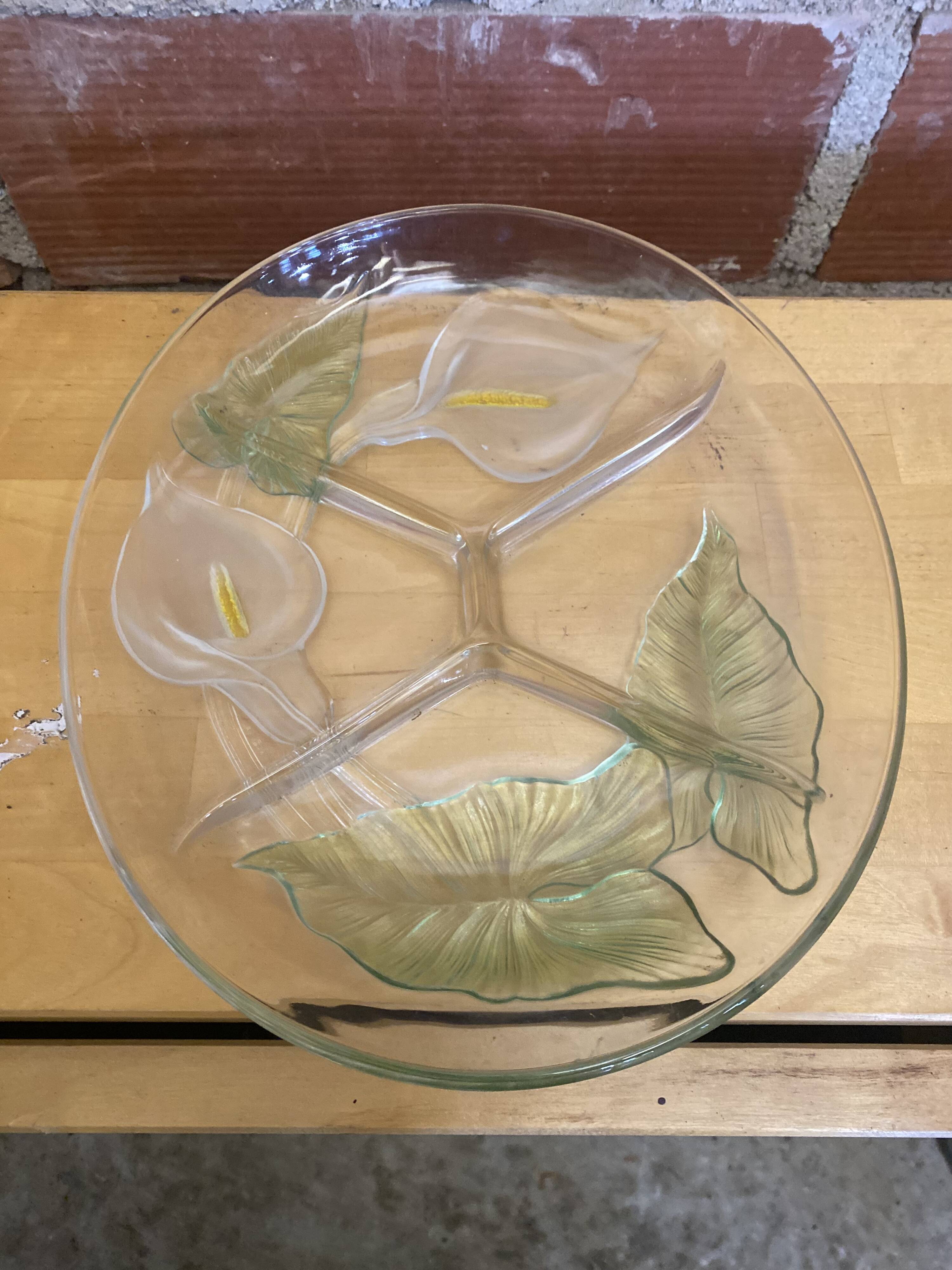 Plat mendiant ancien luminarc design arum lilly verre moulé décor fleu