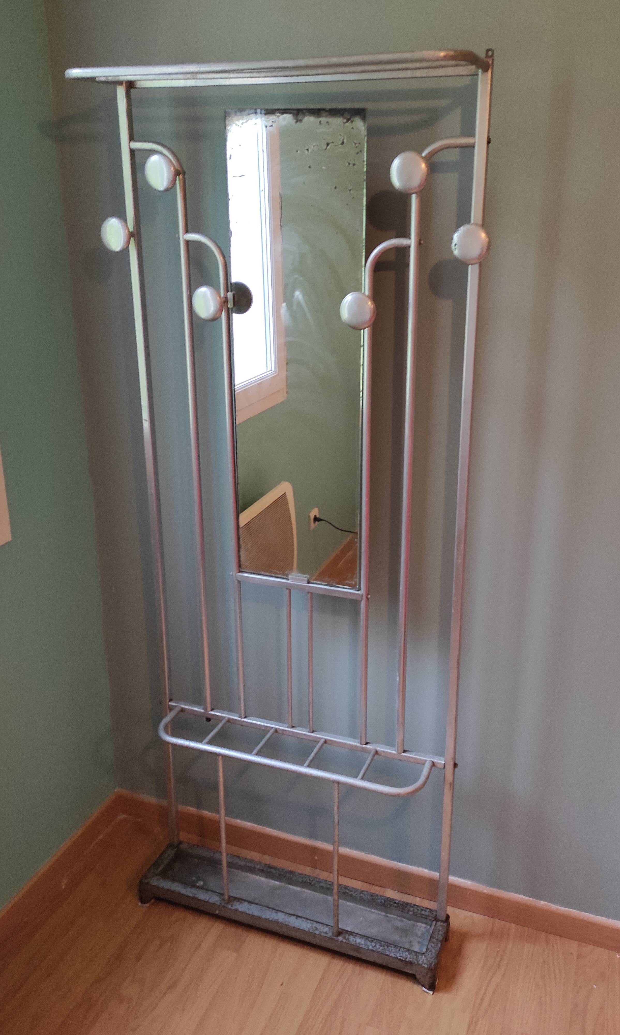 Aluminium coat holder