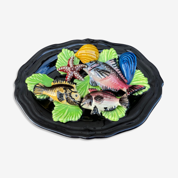 Assiette décorative en barbotine-décor poissons