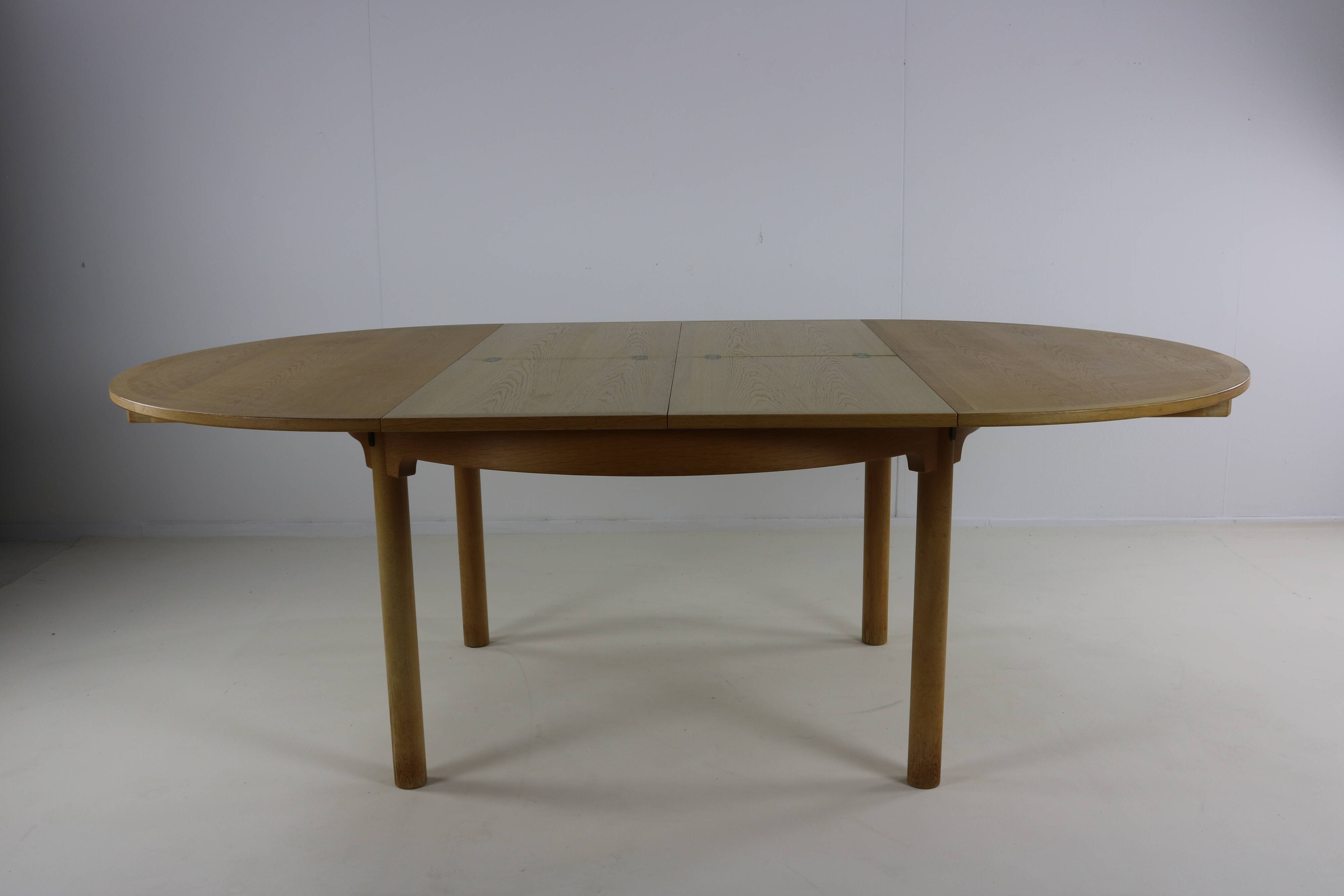 Large extendable dining table Børge Mogensen