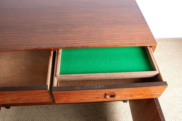 Buffet ou petite enfilade Scandinave en Palissandre par Erik Brouer 1960.
