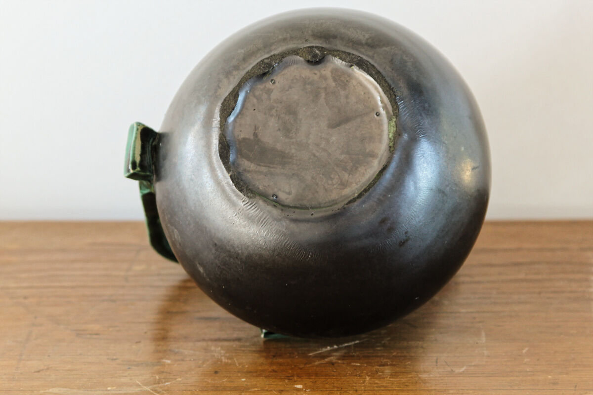 Pitcher in earthenware, metallic black