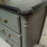 Old-style shabby chic gustavian patina