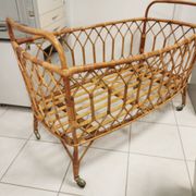 Lit enfant, bébé vintage en rotin