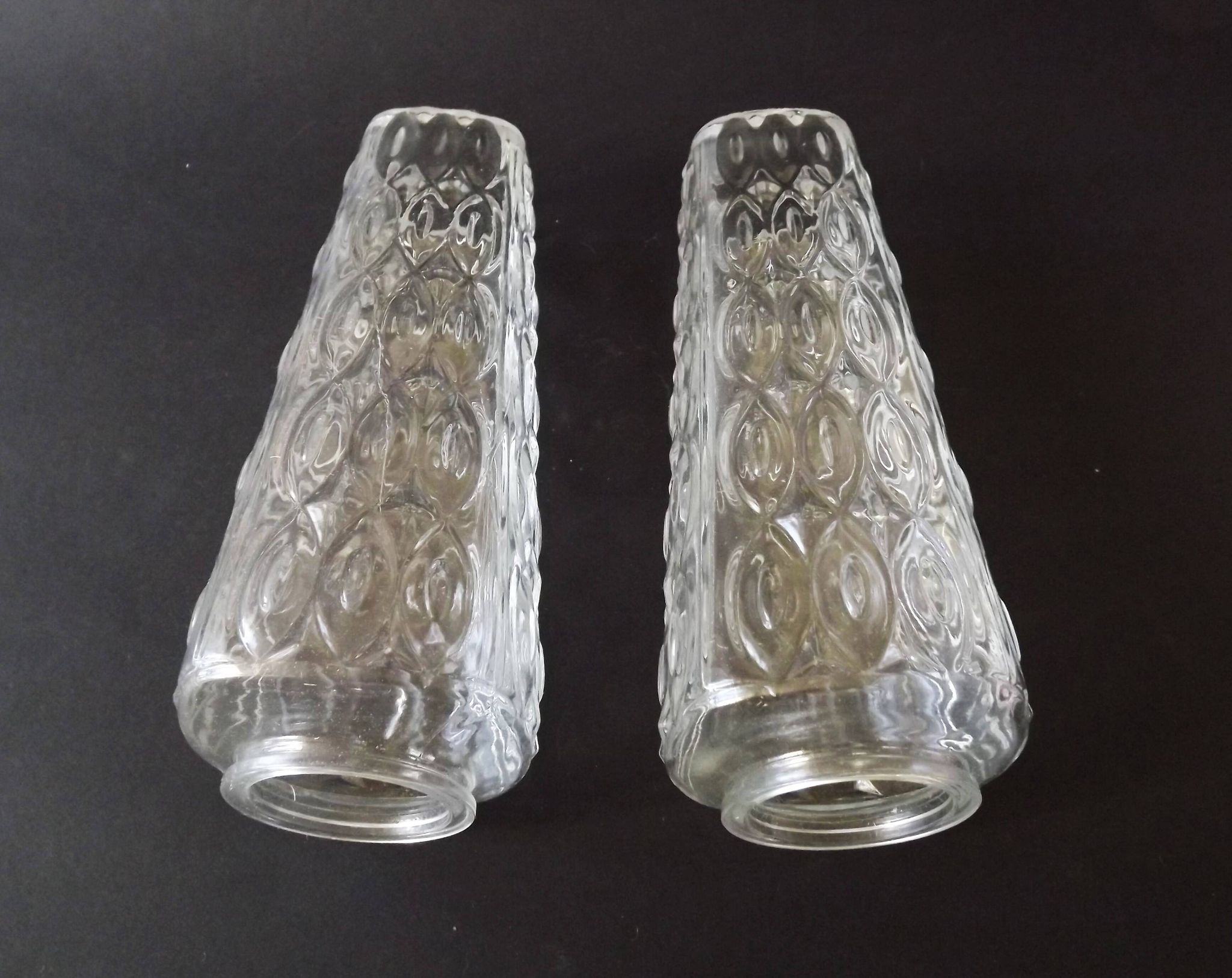 Paire d'abat-jours en verre taillé vintage rétro pour lustres/appliques murales.