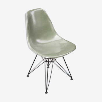 Chaise DSR design Charles et Ray Eames édition Herman Miller pied Eiffel