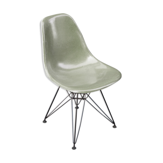Chair design Charles and Ray Eames Herman Miller foot Eiffel edition DSR
