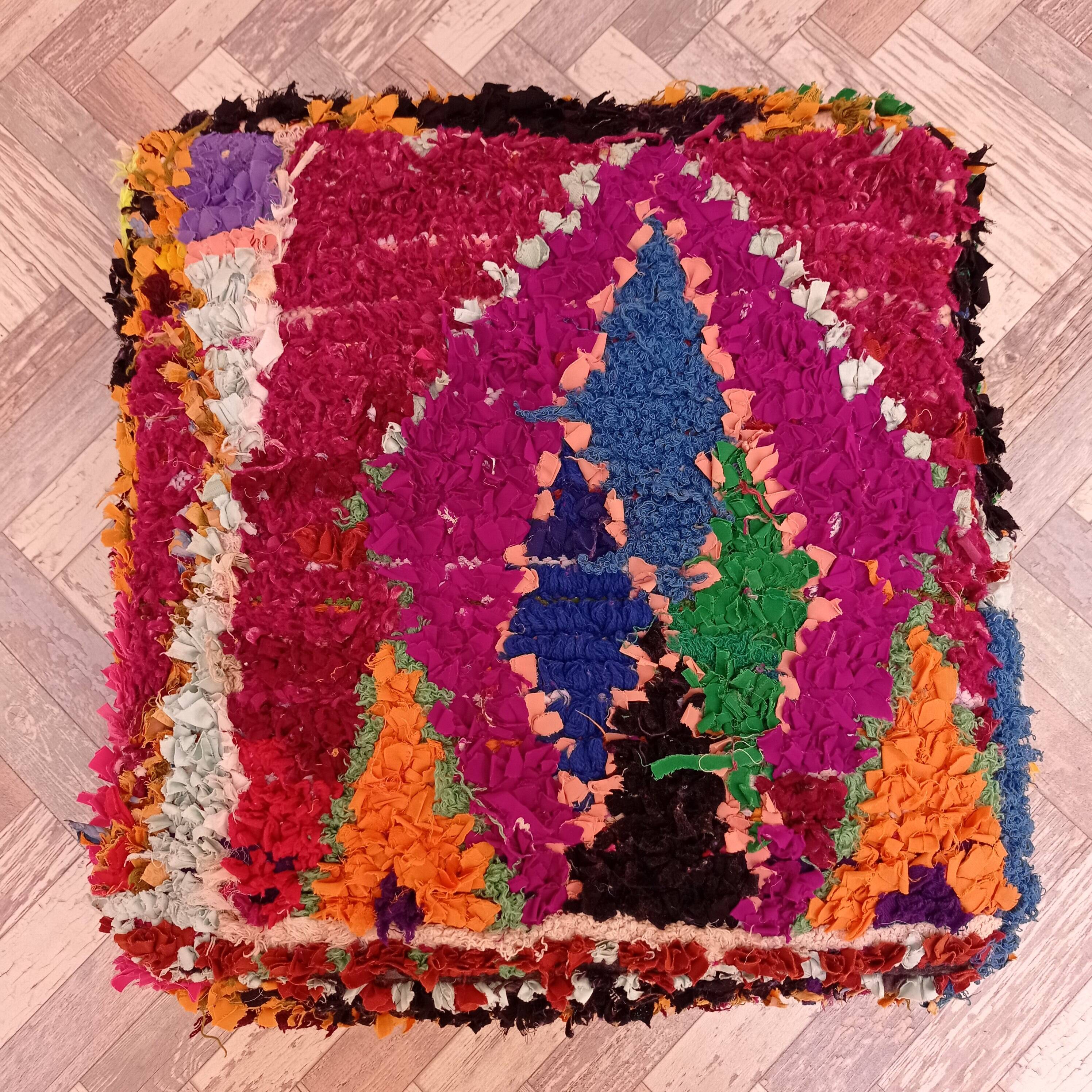 Handmade Berber pouf in wool 60 X 60 X 20 CM