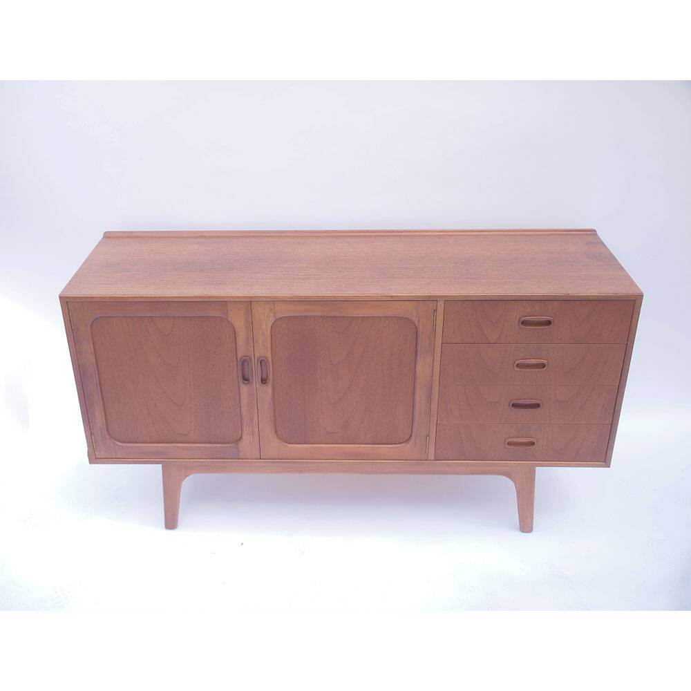 Scandinavian row vintage feet compass