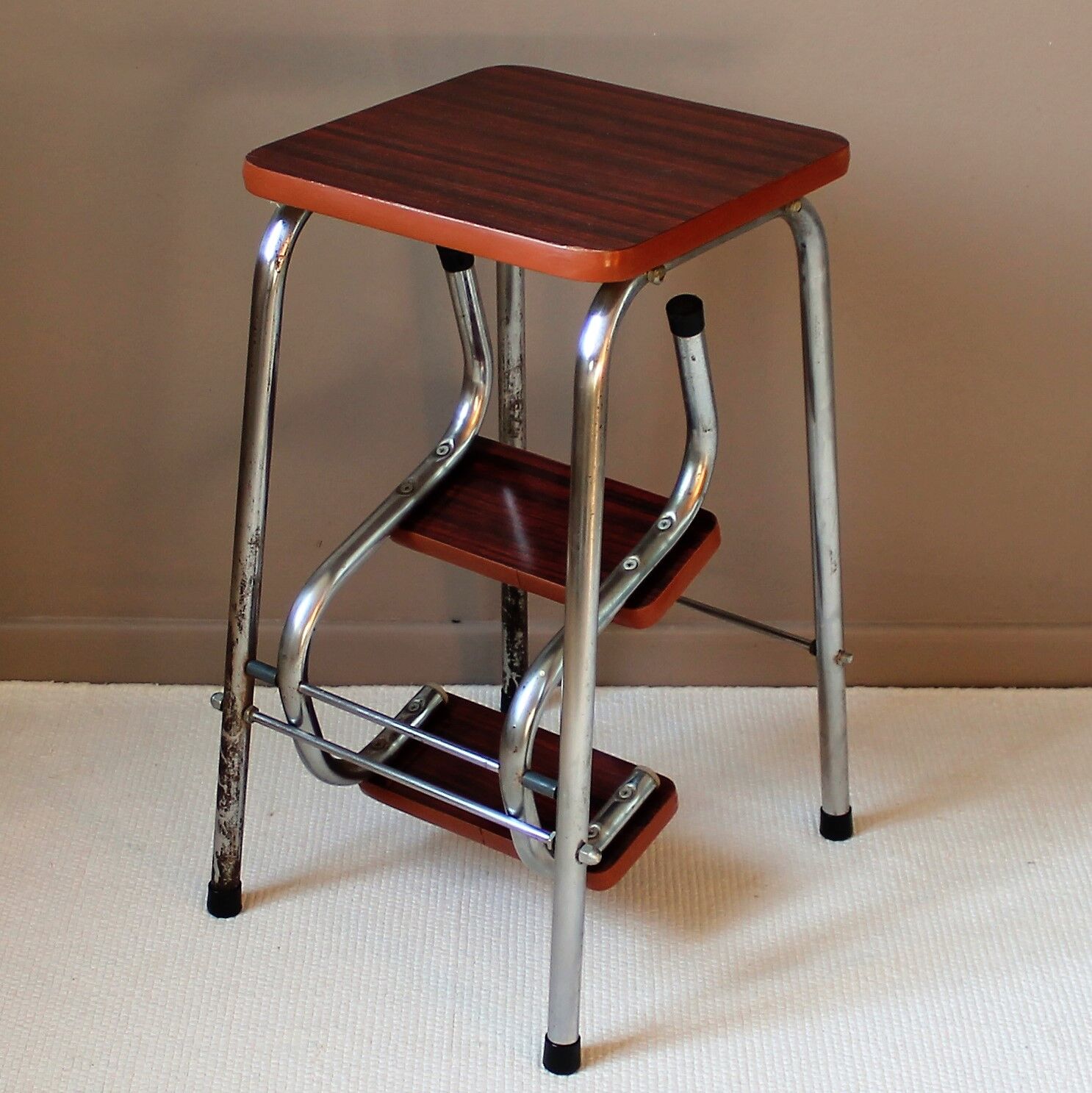 Vintage stool-escabeau