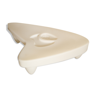 Douglas-shaped trek table
