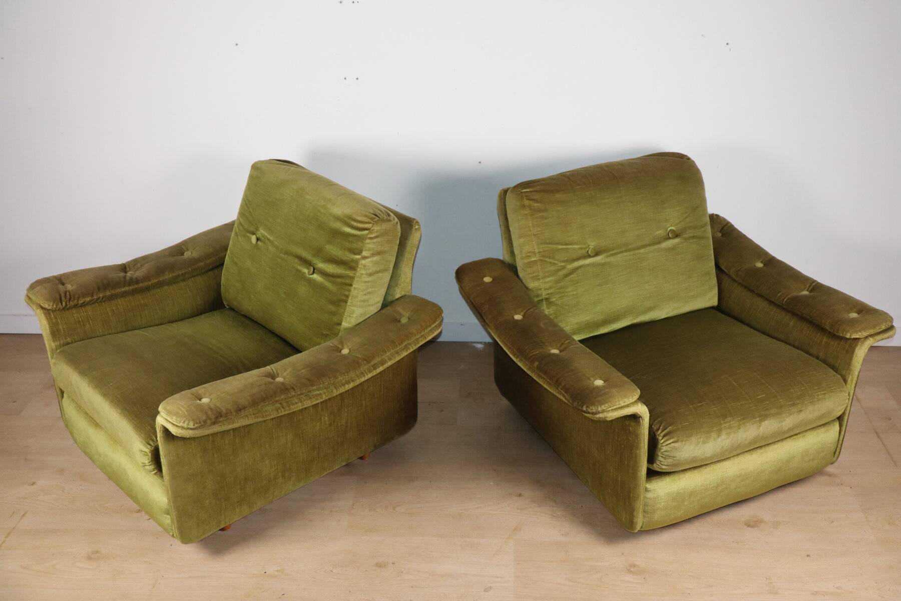 Pair of vintage velvet armchairs – 1960s