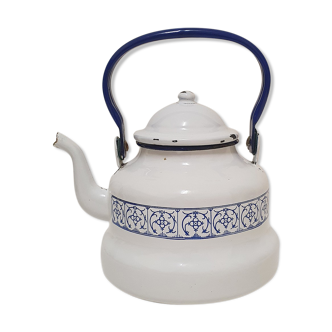 White and blue enamelled kettle