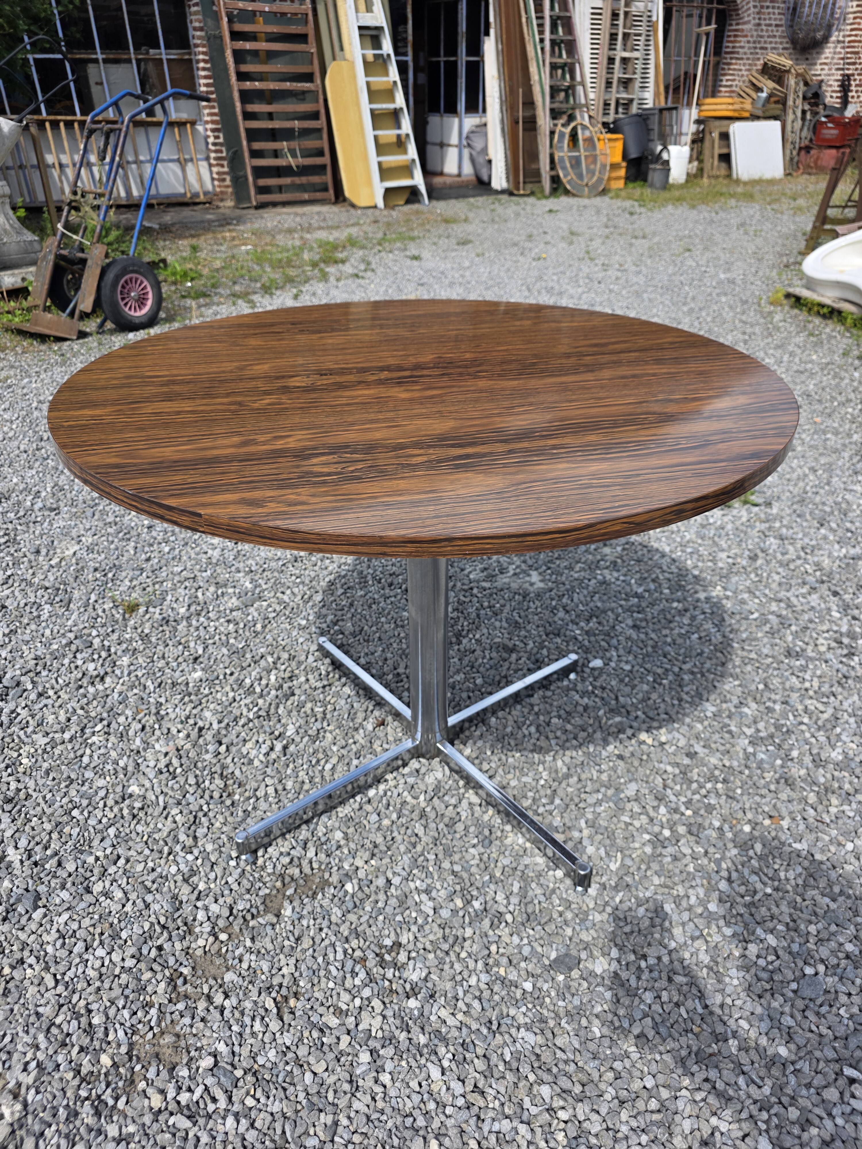 Formica table with chrome legs from the 1970s.