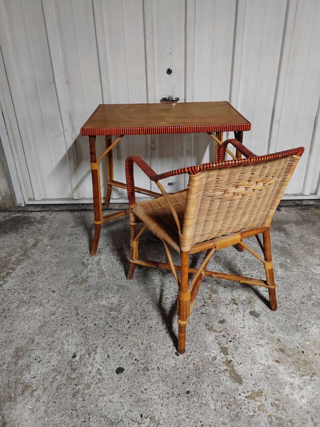 Table et fauteuil rotin vintage