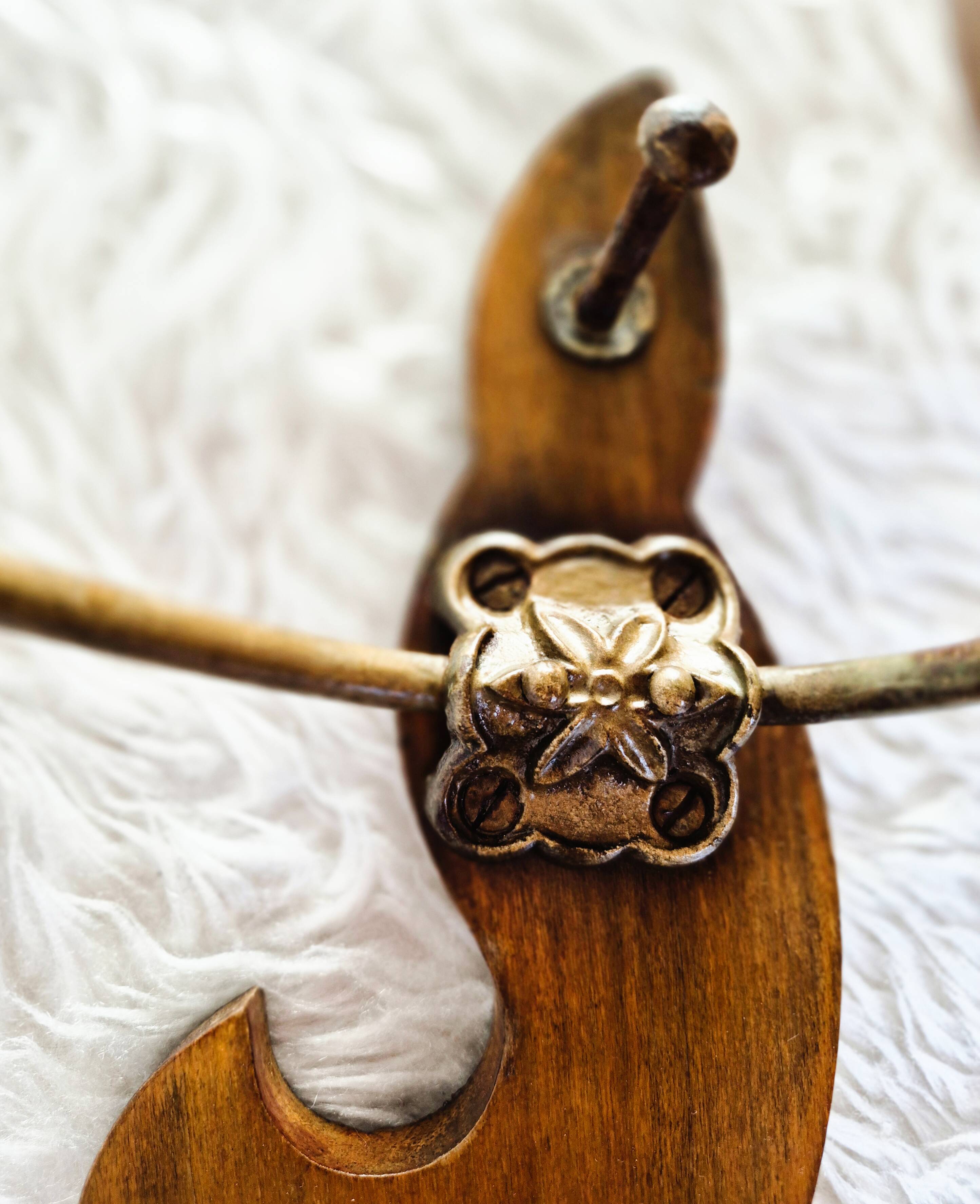 Varnished wooden wall coat rack, 3 hooks.