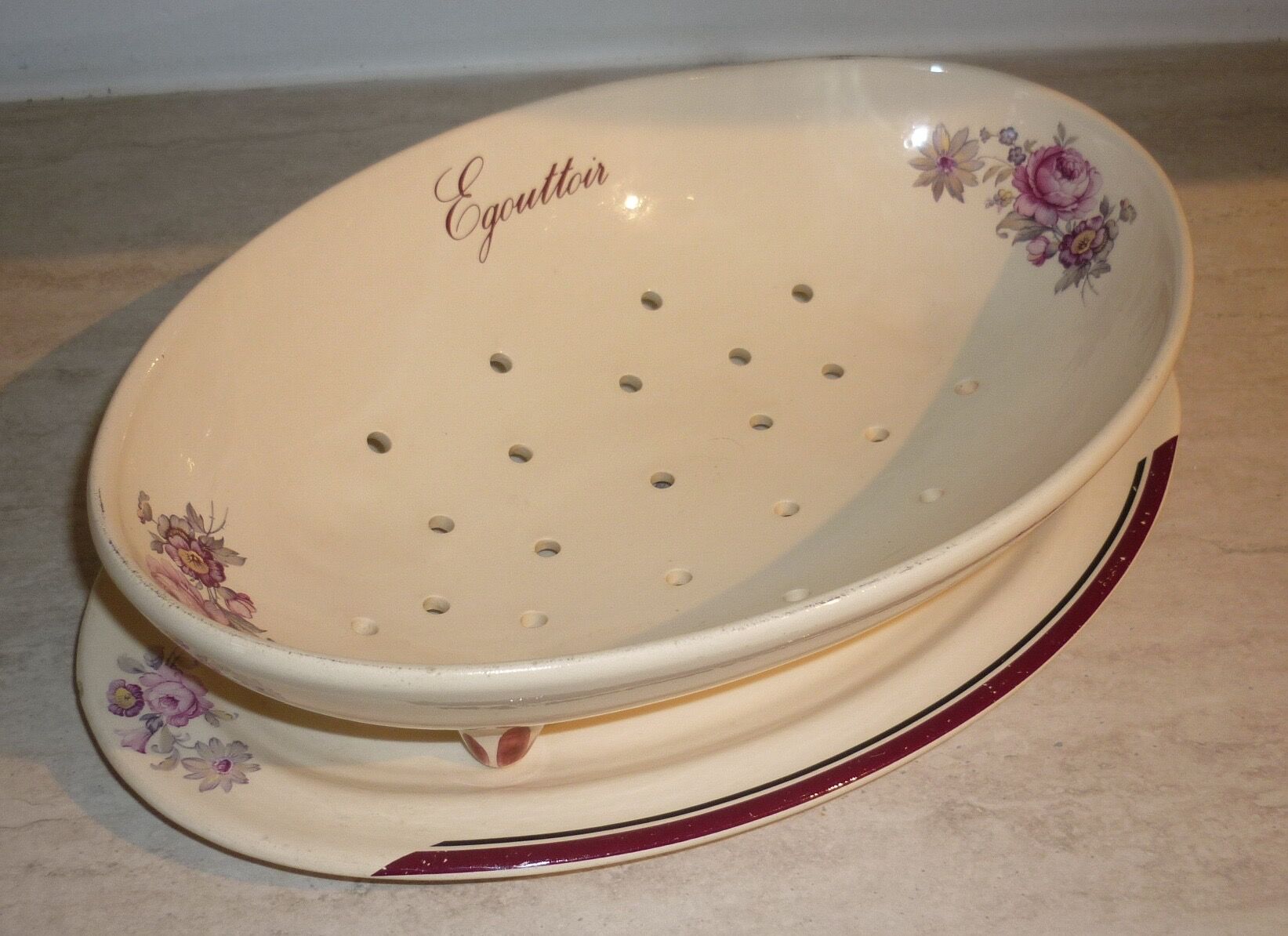 Asparagus drainer on tray