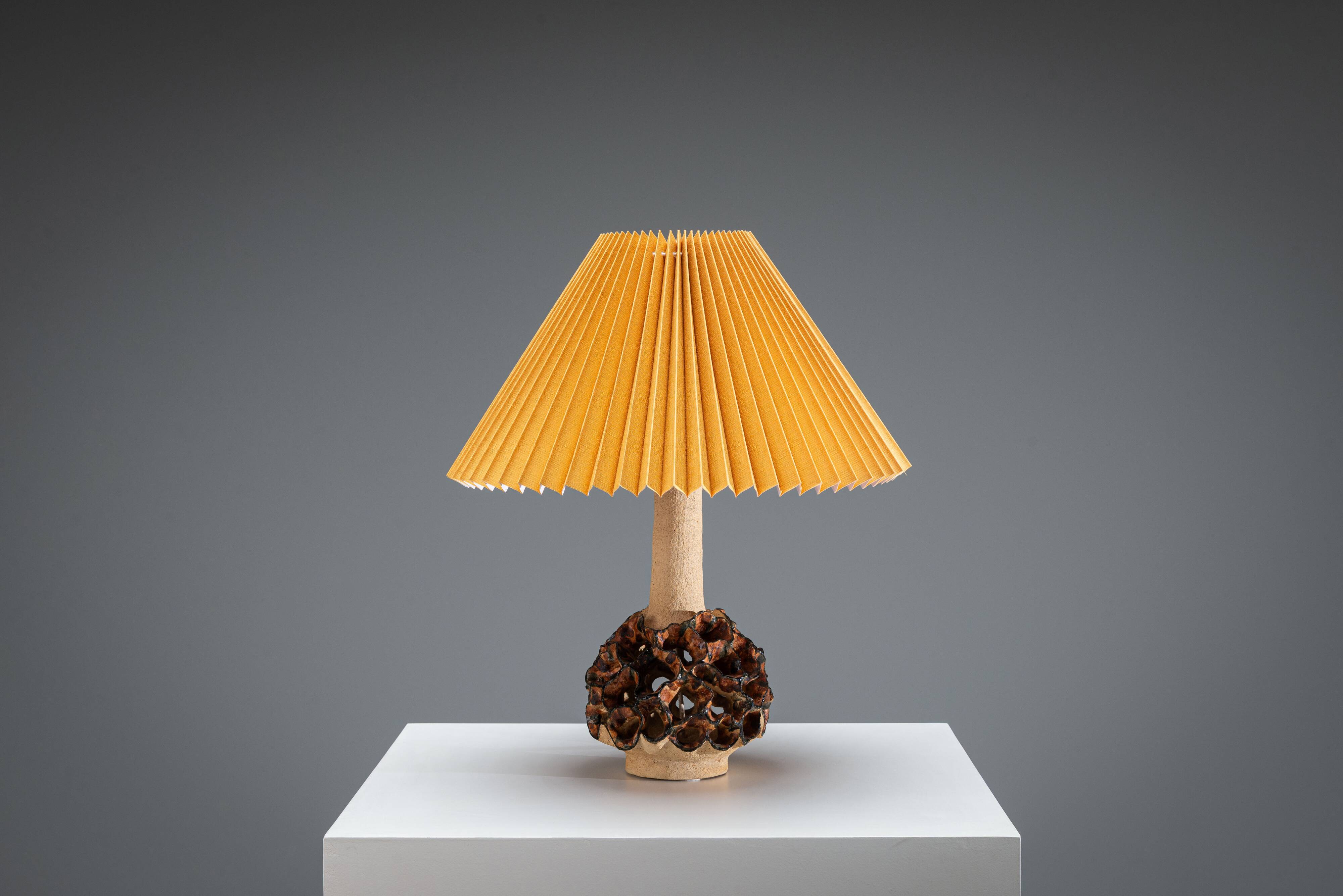 Ceramic decorated table lamp