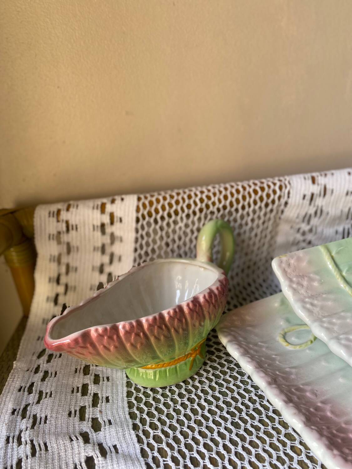 Asparagus dish and sauce boat in slip