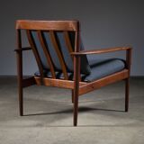 Fauteuils de Grete Jalk édition poul jeppesen