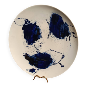 Grand plat design signé