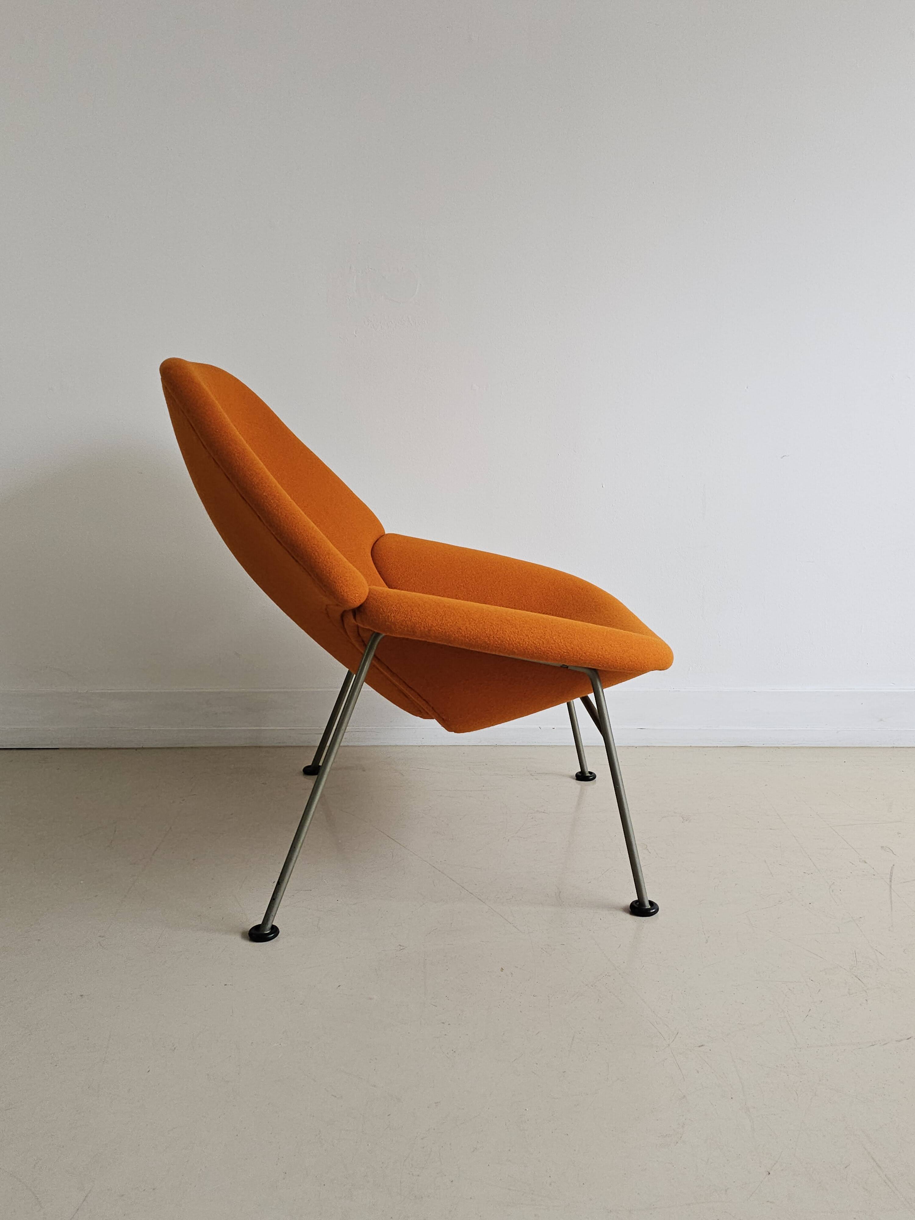 Vintage F555 chair by Artifort