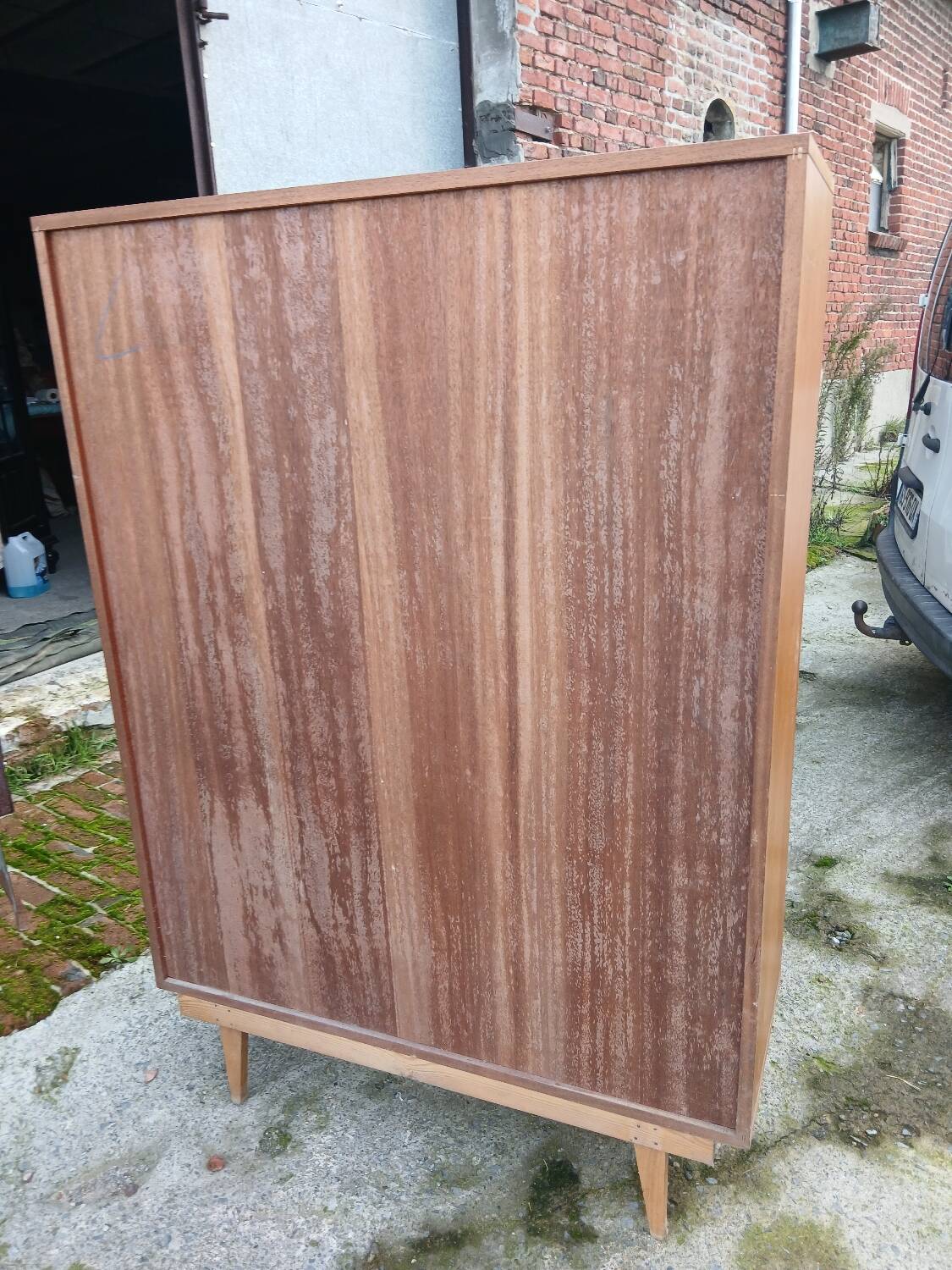 Armoire vintage