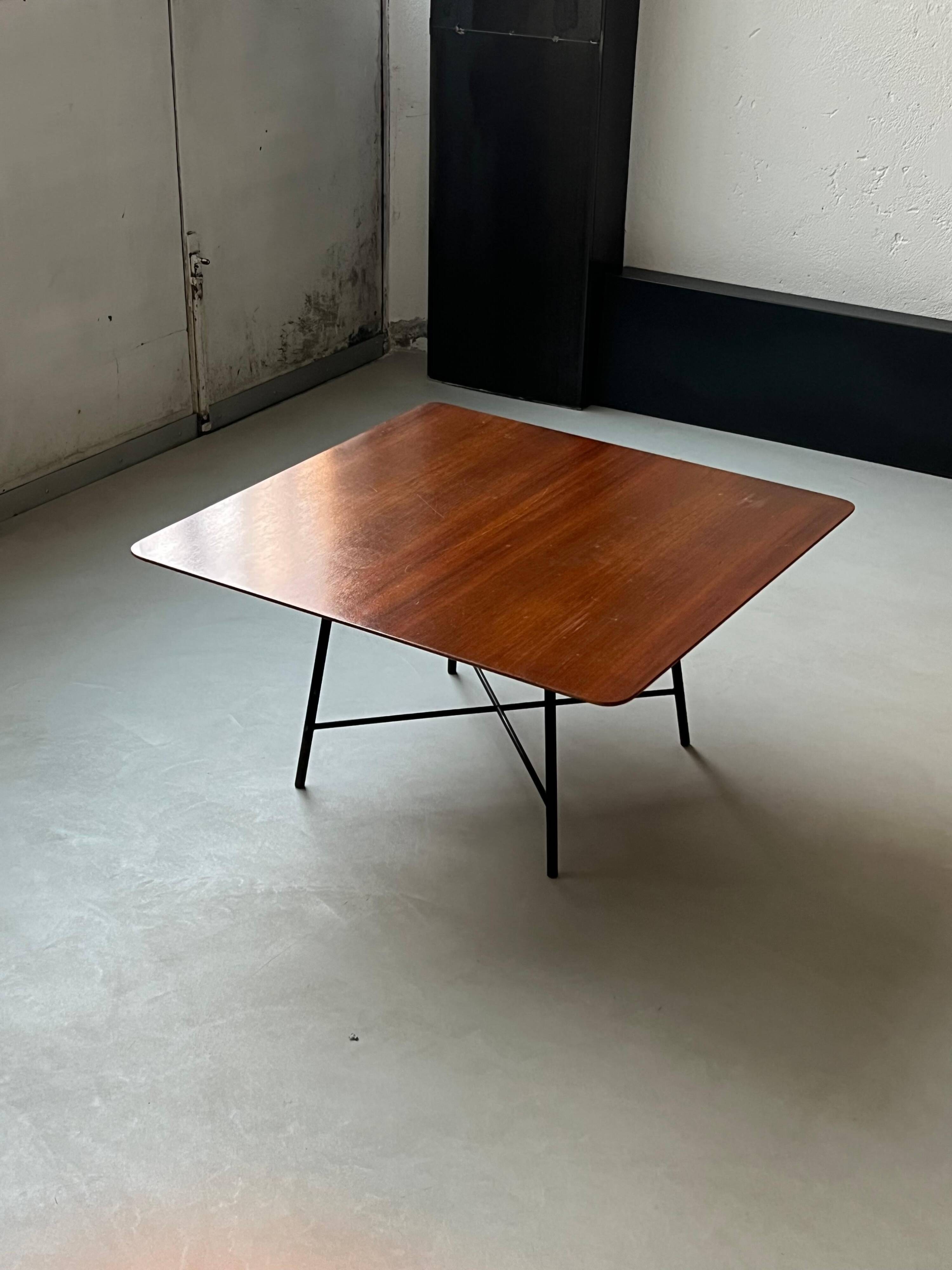 Table basse en bois et métal/laiton par Ico Parisi pour Cassina 1957