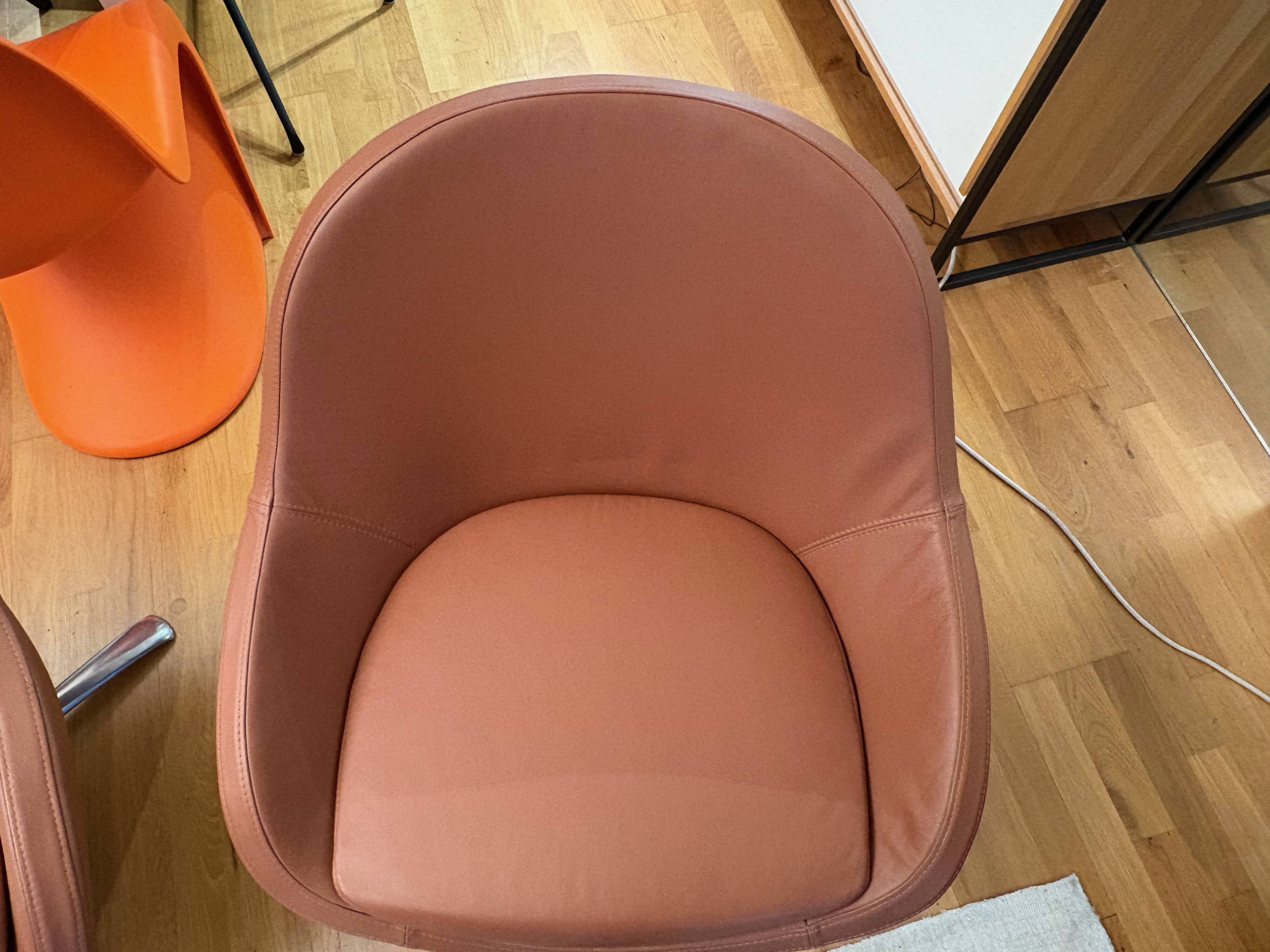 Caramel leather Veneto armchair with swivel function (2 available)