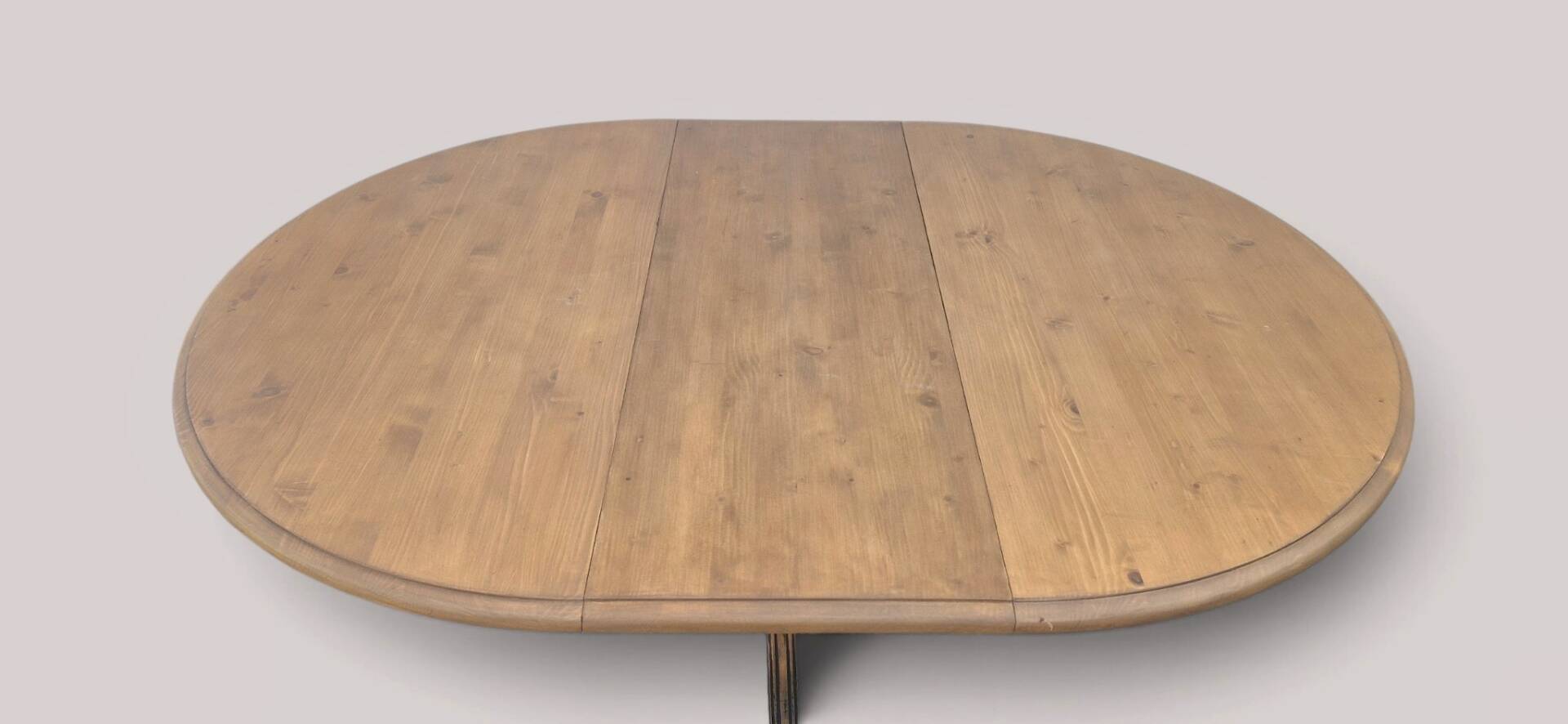 Extendable round table with central leg – Chic country spirit