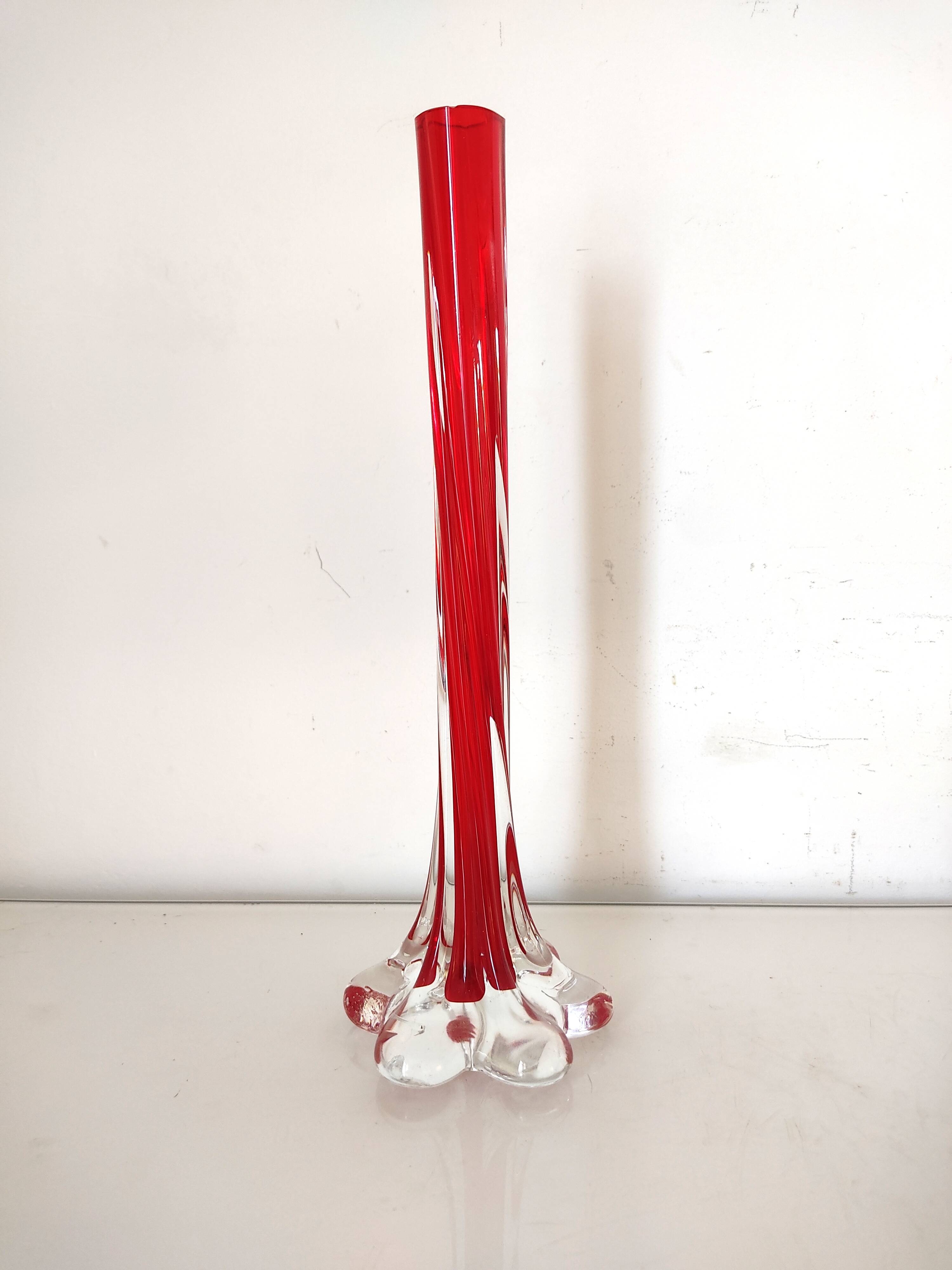 Murano red twisted glass soliflore vase