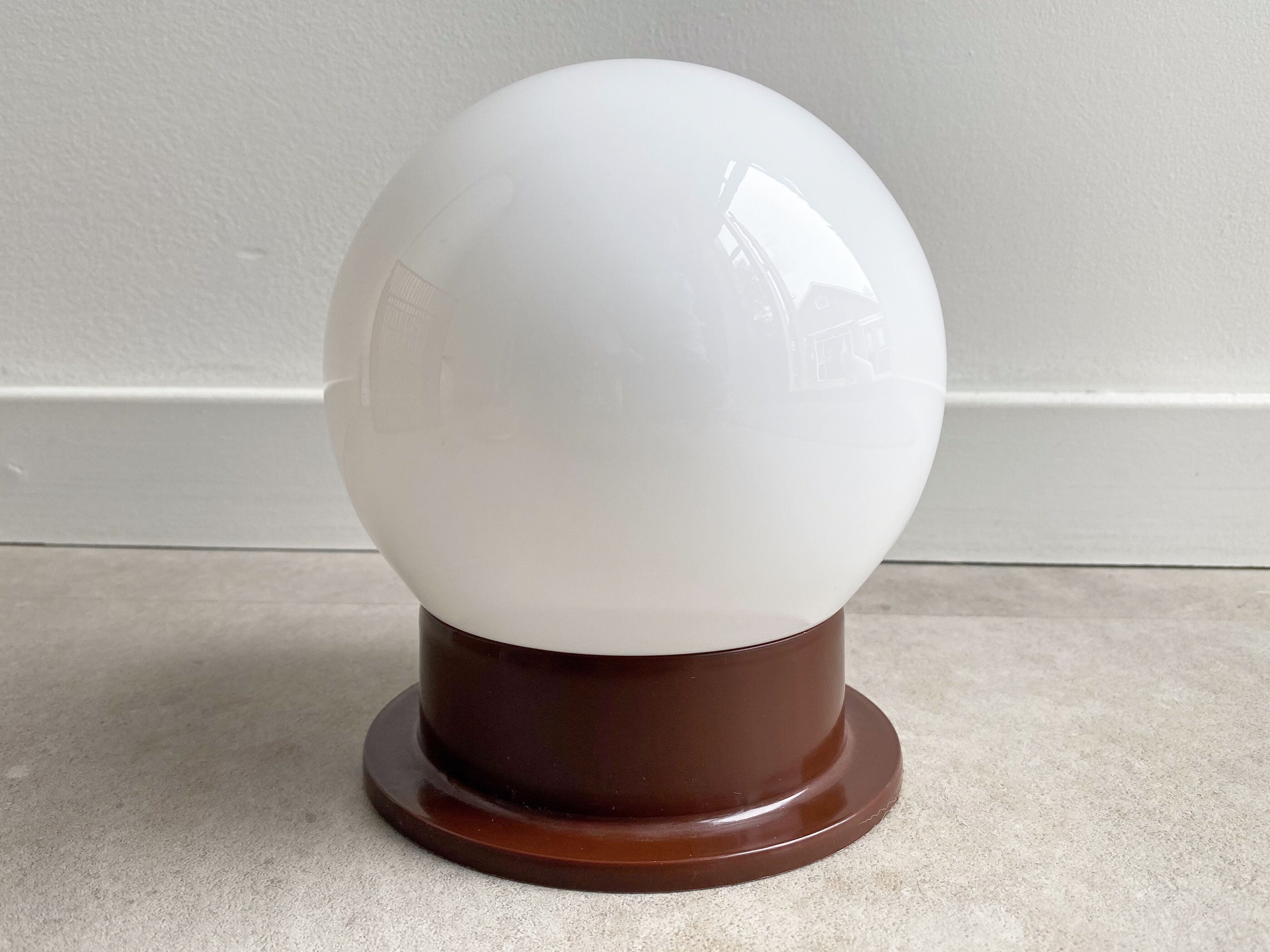 Vintage glass globe ceiling lamp - brown plastic
