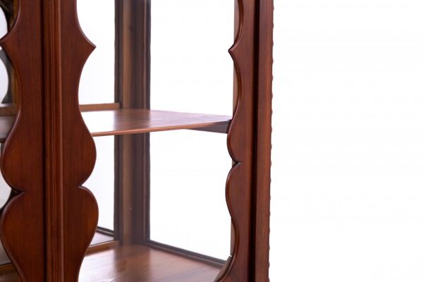 Vitrine, Europe occidentale, vers 1900.