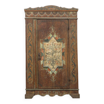 Armoire de mariée peinte d'art populaire