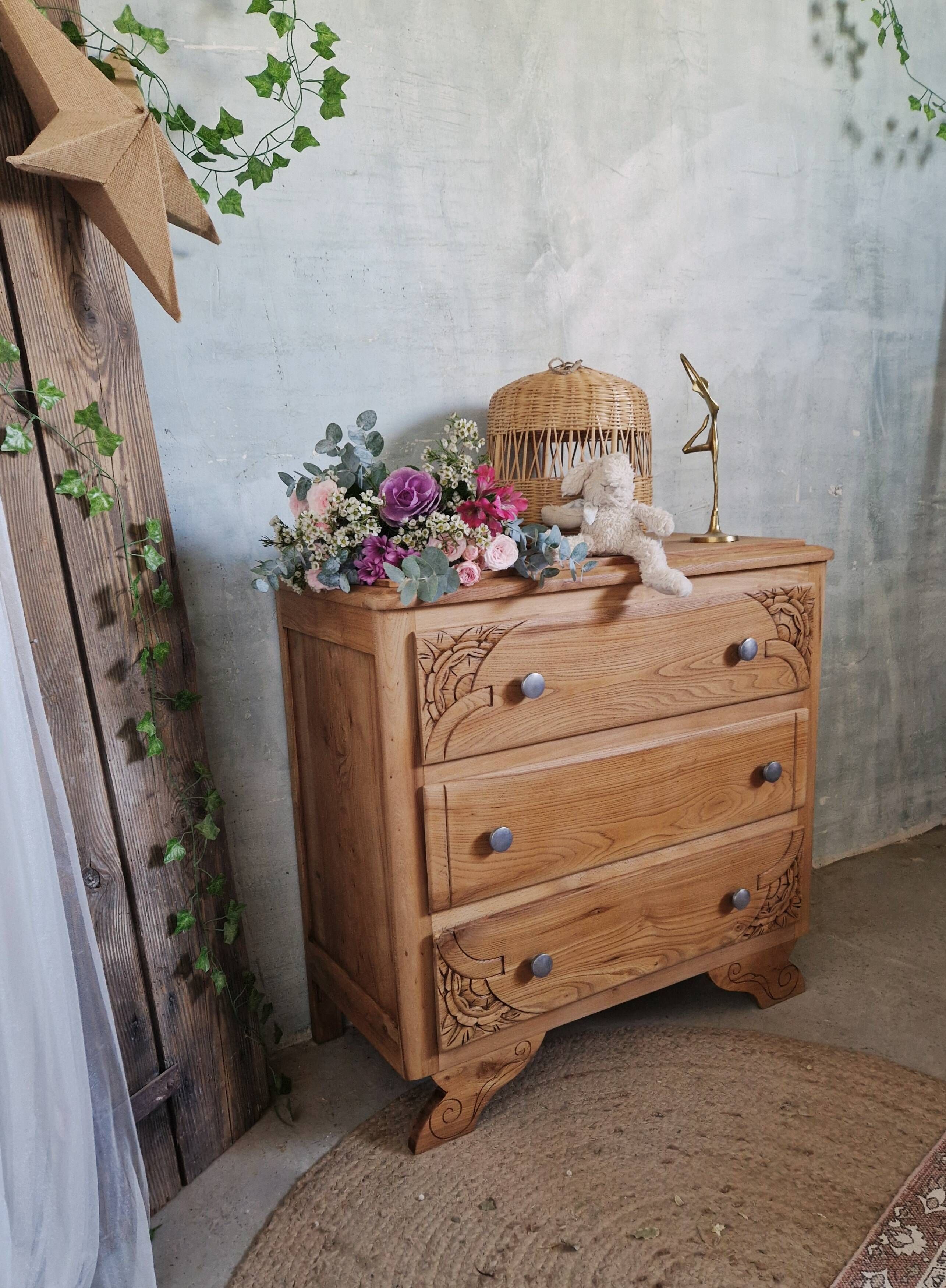 Beautiful Art Deco chest of drawers