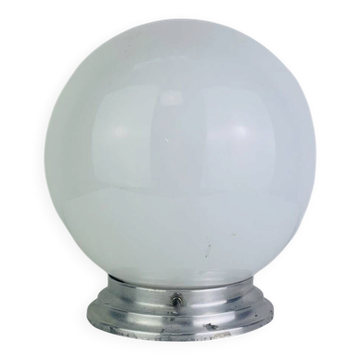 Wall light or ceiling light with opaline globe in Art Deco style.