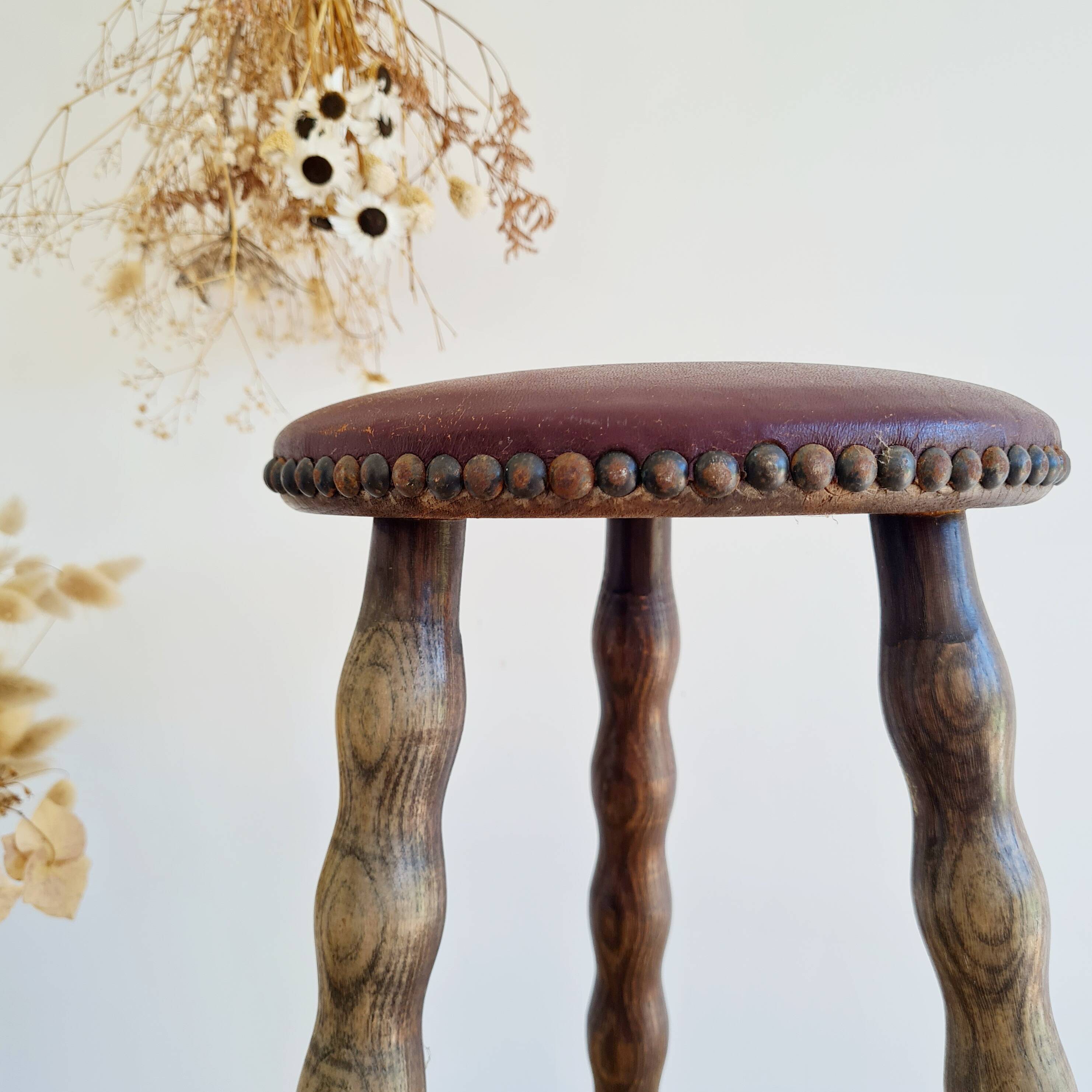 Tabouret bois pieds tournés assise cuir
