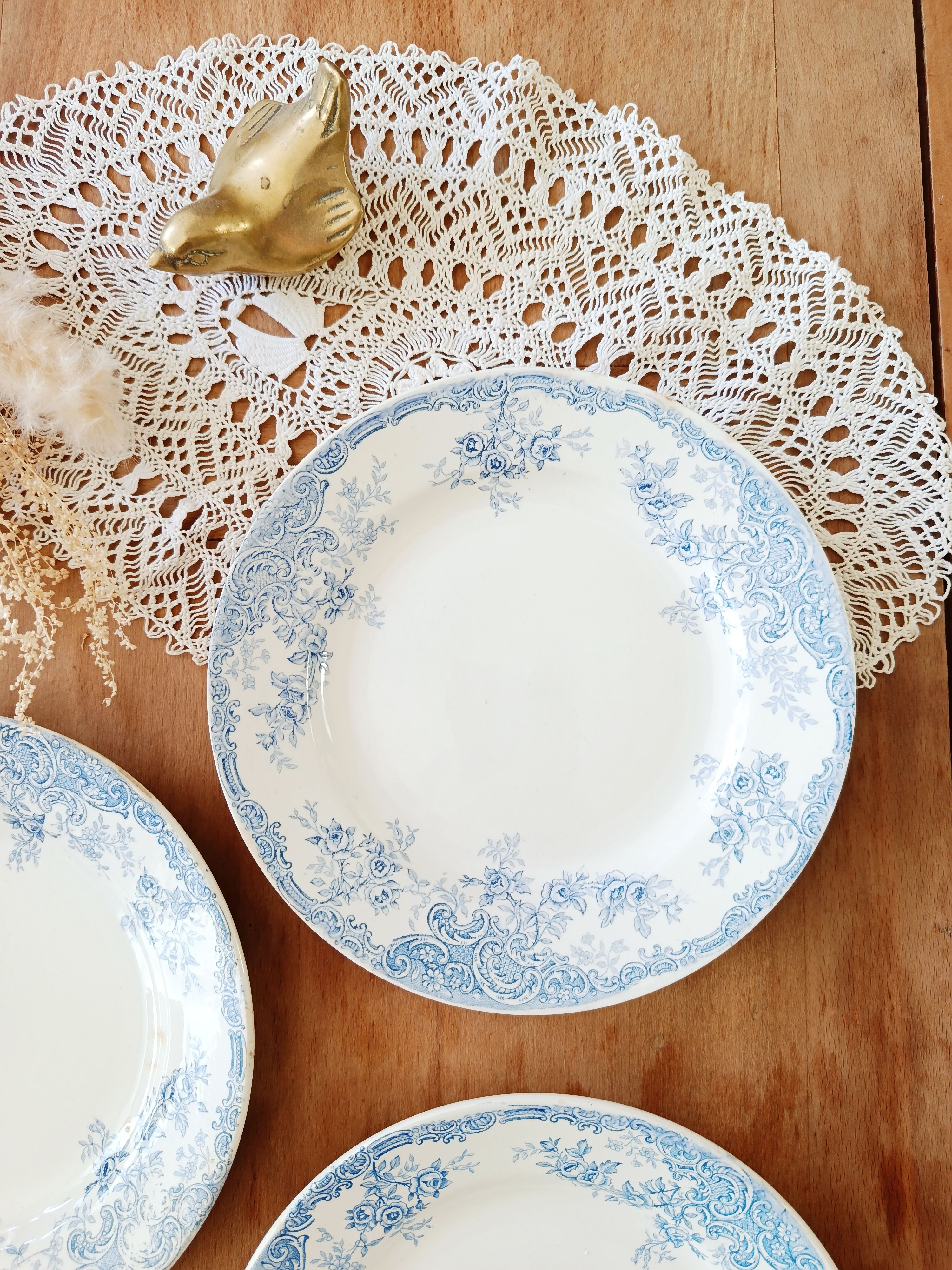Set of 3 dessert plates in Nimy ironstone.