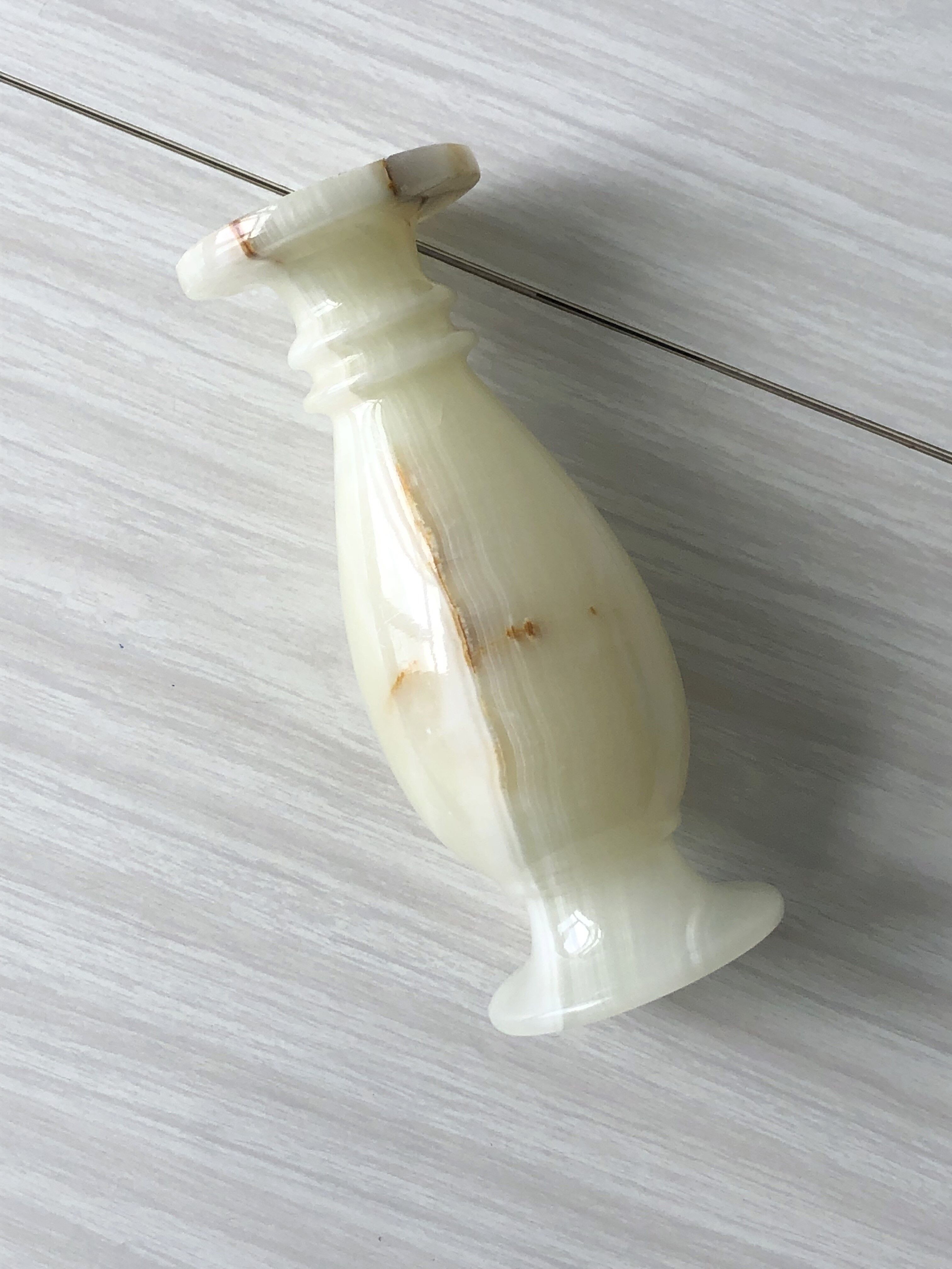 Vase en marbre albâtre onyx